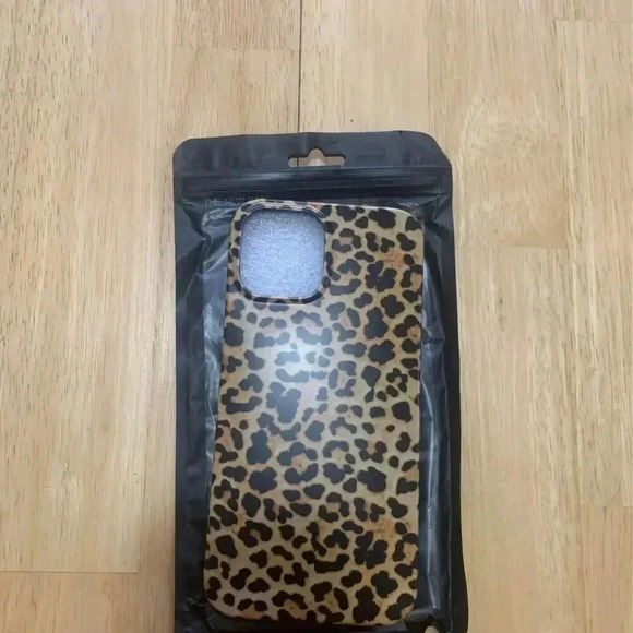 Leopard Cheetah Print 12 Pro Max iPhone Case - Picture 4 of 4